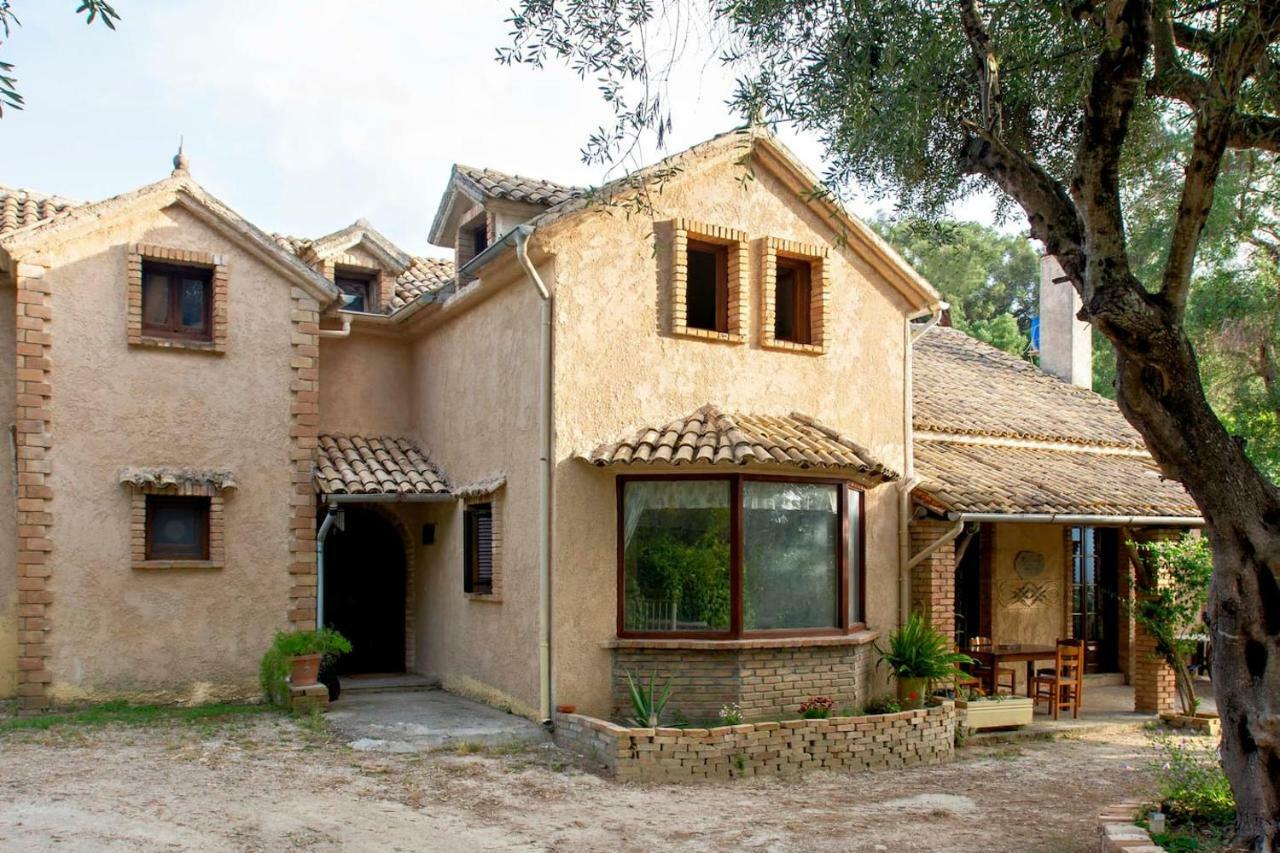 Villa Brigadoon Corfu アギオス・イオアニス・ペリステリオン エクステリア 写真