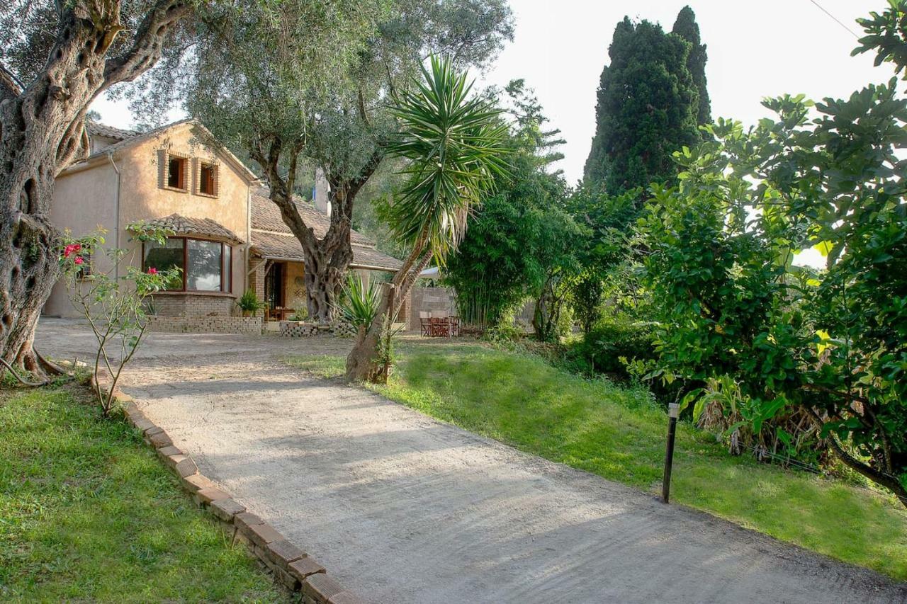Villa Brigadoon Corfu アギオス・イオアニス・ペリステリオン エクステリア 写真